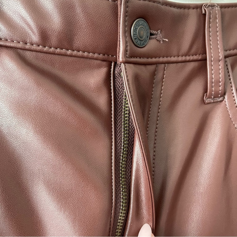 ❌SOLD❌ ABERCROMBIE & Fitch The 90's Straight Ultra High Rise Vegan Leather - Picture 6 of 10